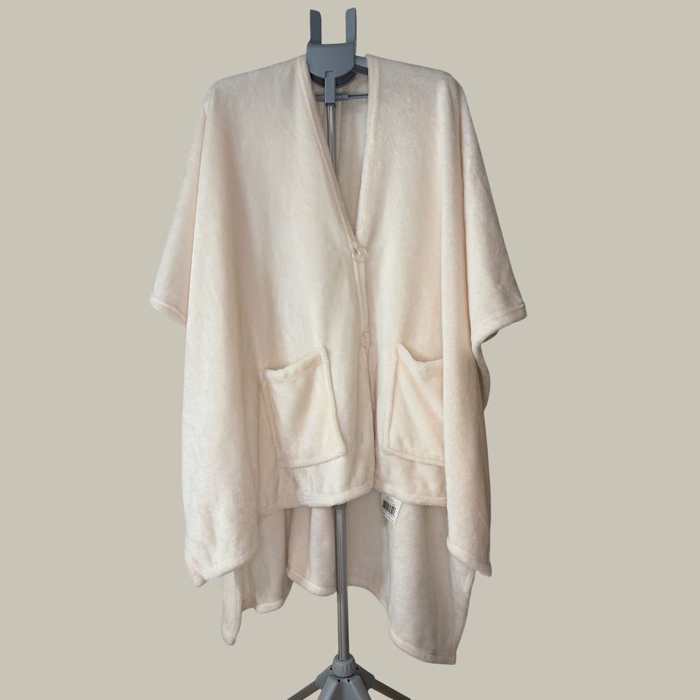 Style Selections Plush Angel Wrap Cream Wearable Blanket Cape LW58-248 Pockets